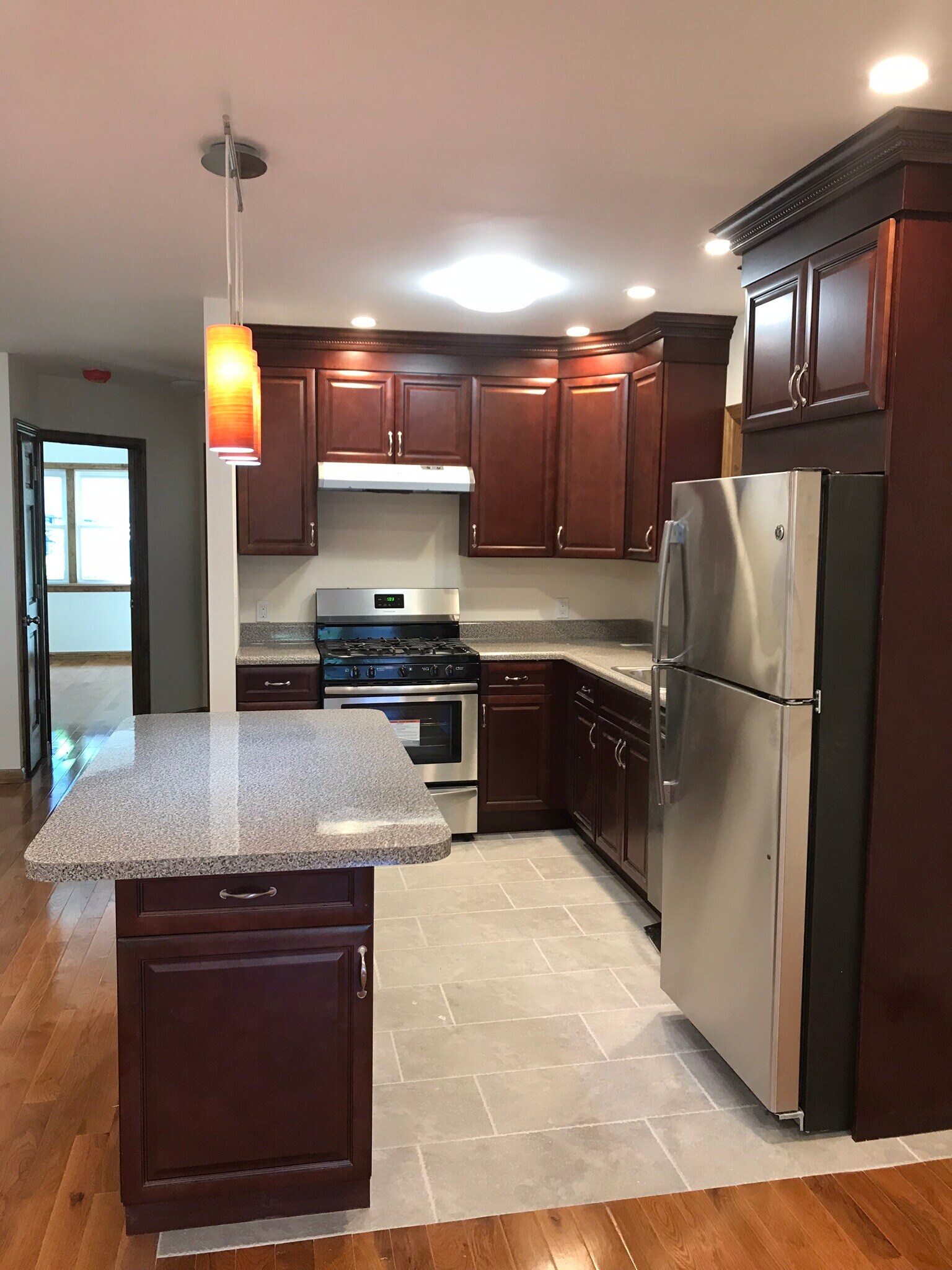 Building Photo - 405 W 263rd St