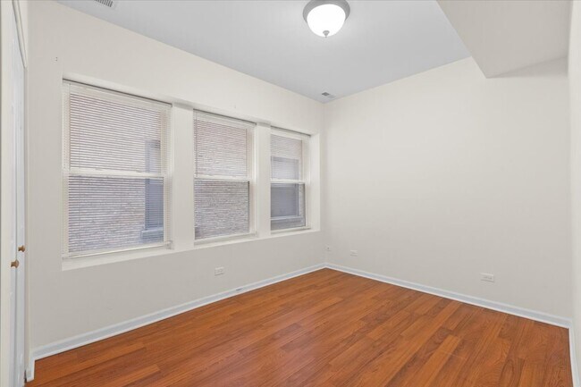 Building Photo - 7717 N Marshfield Ave