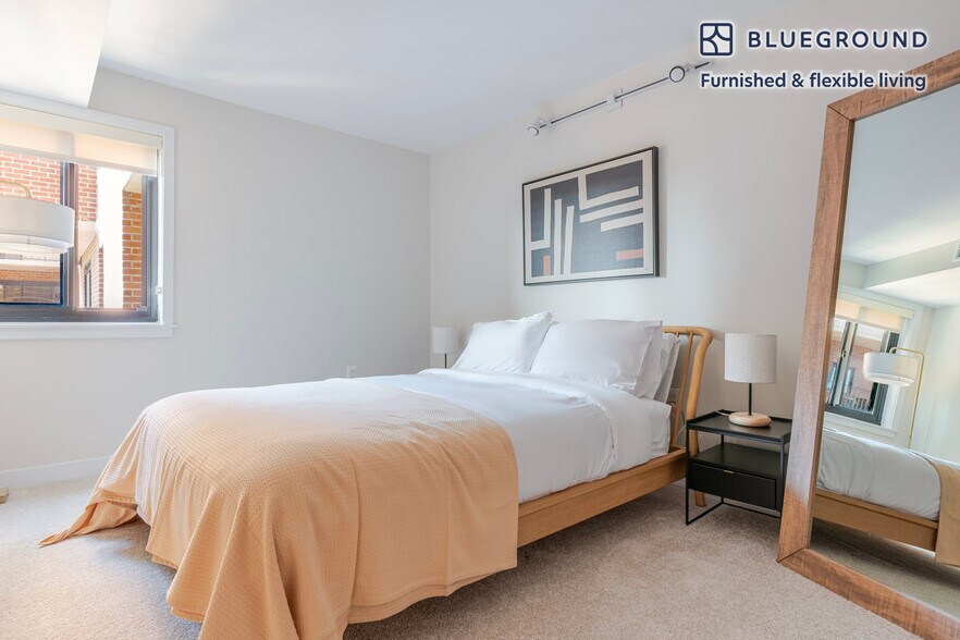 Building Photo - 2500 Clarendon Blvd