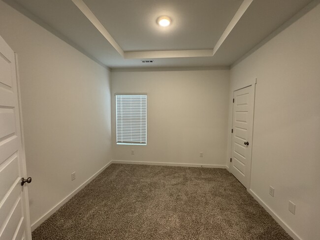 Building Photo - 73 Tall Sky Ln