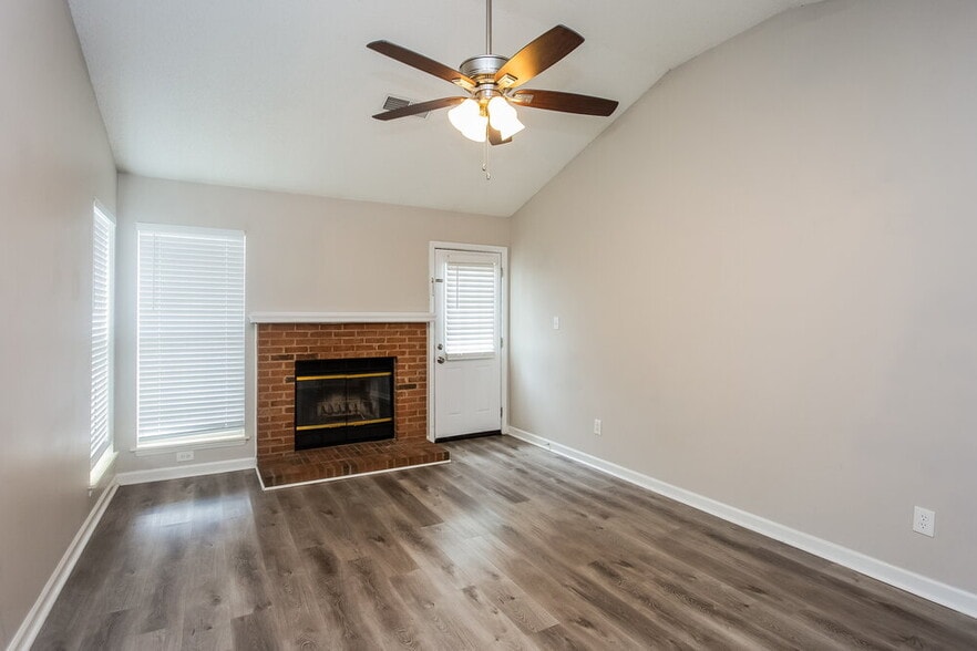 Building Photo - 8908 Chesham Dr