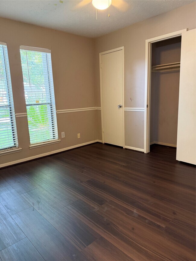 Building Photo - 10102 Sagecourt Dr