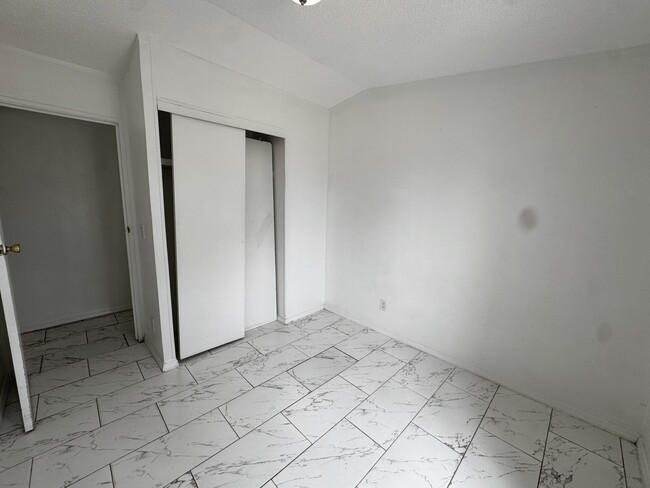 Building Photo - 2 Alta Vista Way Rd