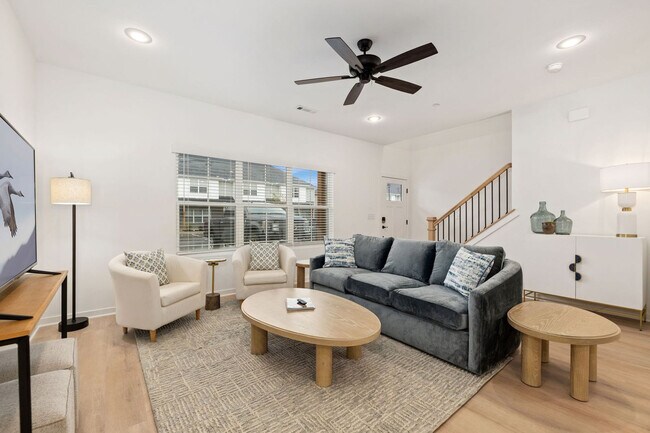 Primary Photo - 1935 S Garland Ave