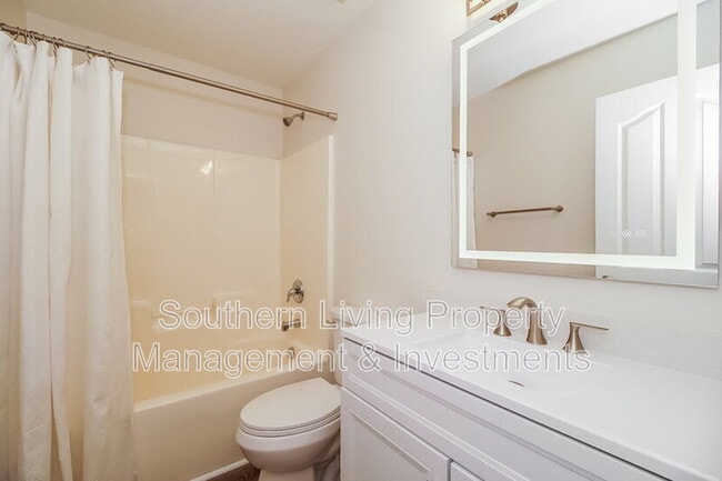 Building Photo - 10310 Blakeney Preserve Dr
