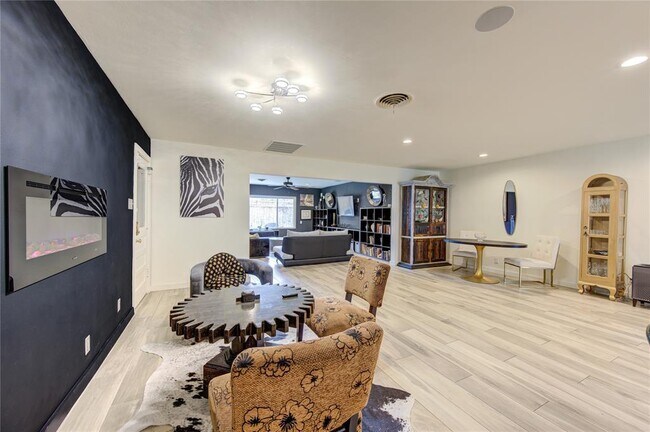 Building Photo - 3010 Conway St