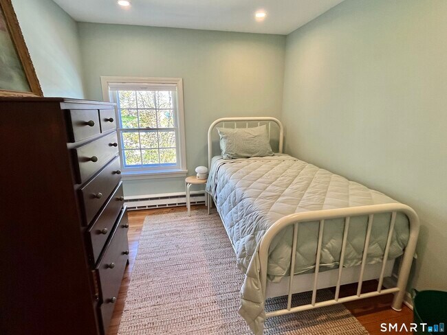 Building Photo - 39 Main St