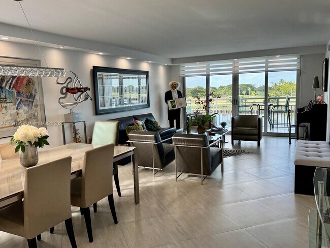 Building Photo - 9250 W Bay Harbor Dr