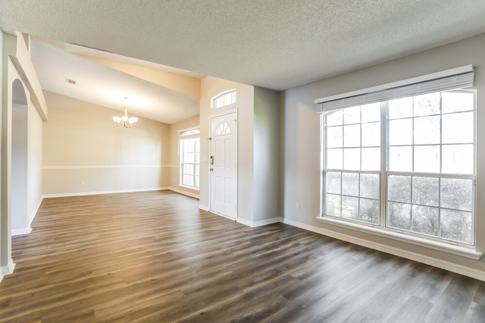 Building Photo - 975 Deer Spring Dr