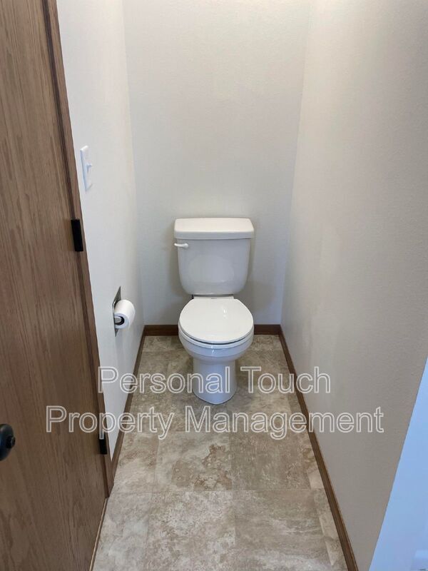 Building Photo - 2580 5th St W