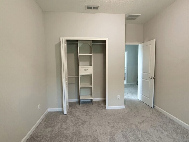 Building Photo - 7161 Jareth Dr