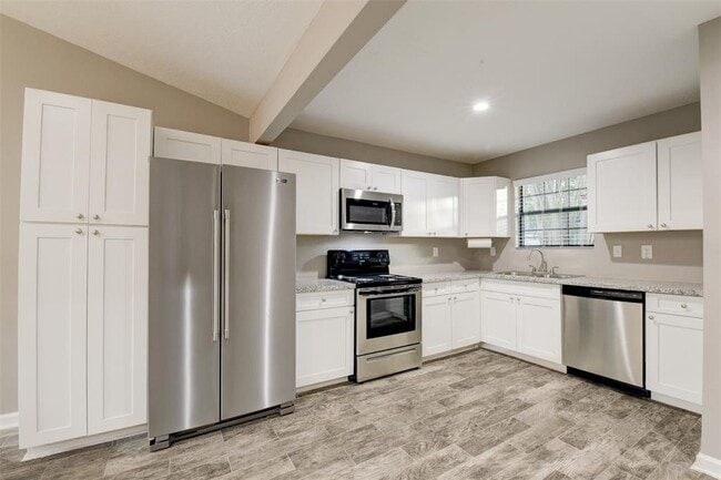 Building Photo - 3491 Balboa Cir