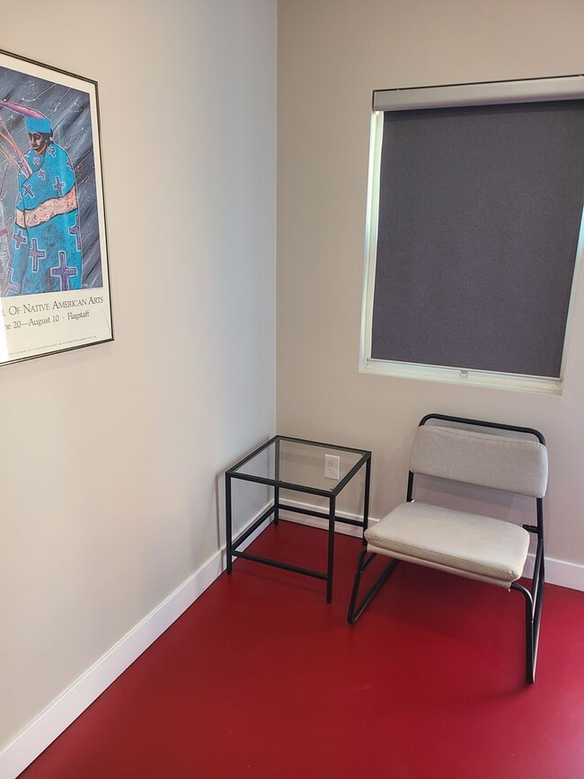 Building Photo - 2 bed 1 bath "fully furnished" monthly ADU...