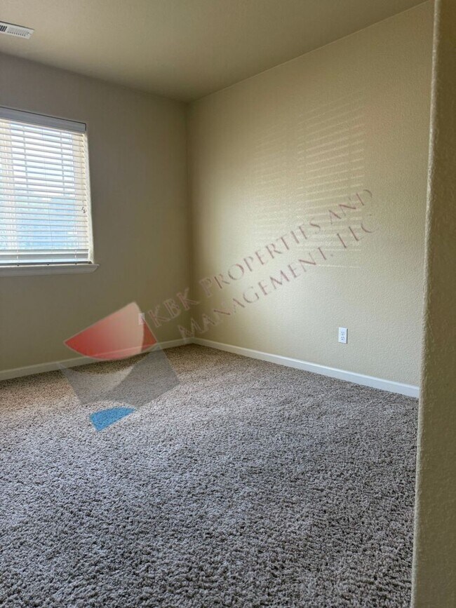 Building Photo - P&amp;D-1000-1002 First Street