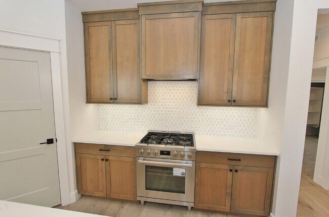 Building Photo - Immaculate Single-Level Patio Home