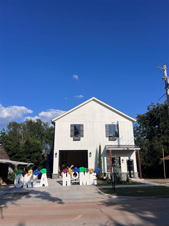 Building Photo - 204 S University Dr