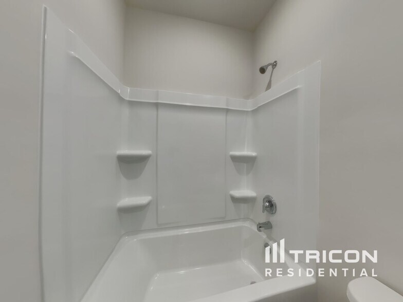 Building Photo - 1025 Claas Wy