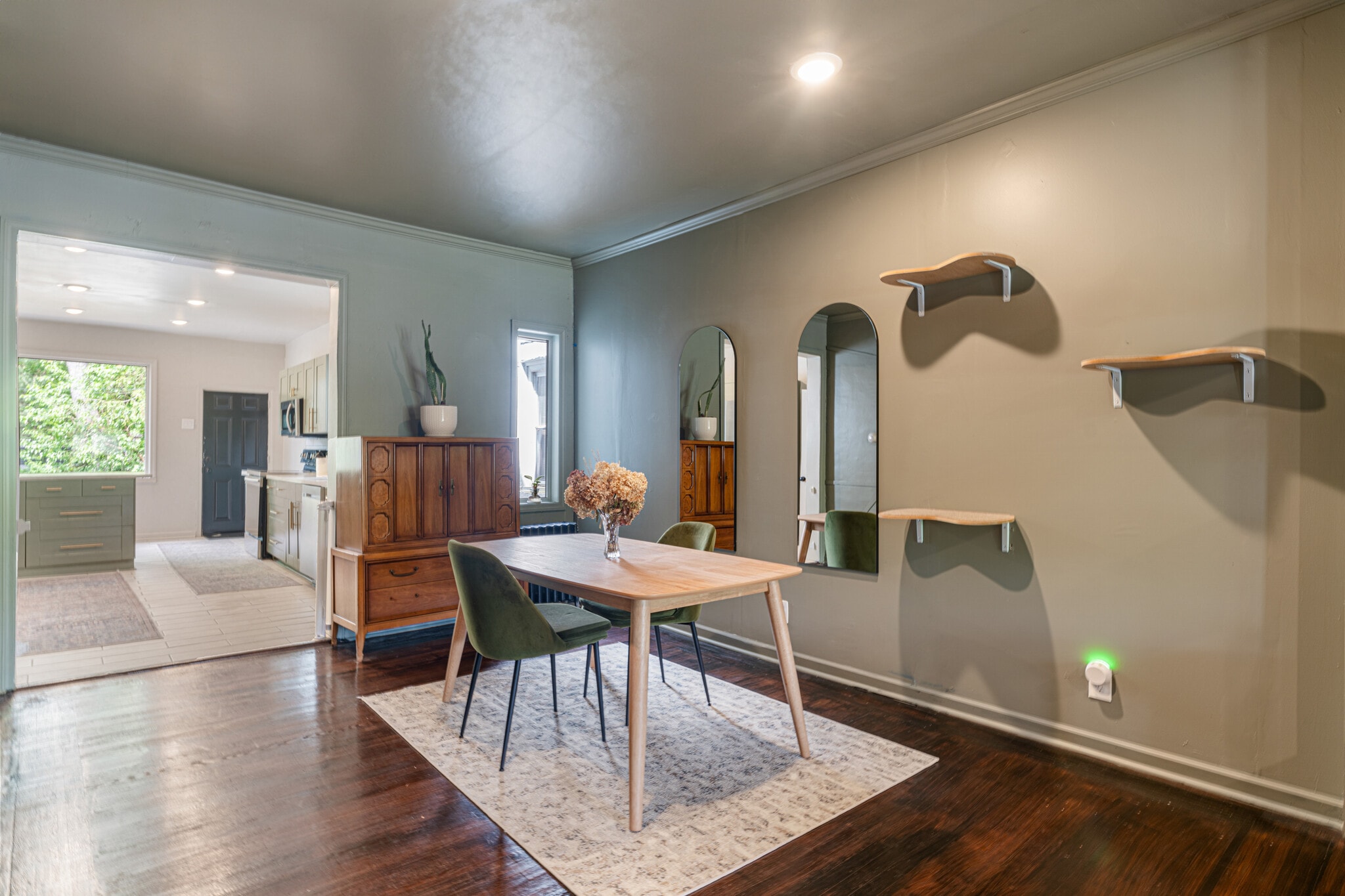 Dining Room - 411 W Cuthbert Blvd