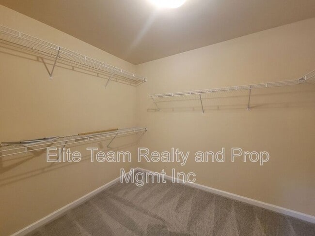 Building Photo - 4702 Ambridge Dr