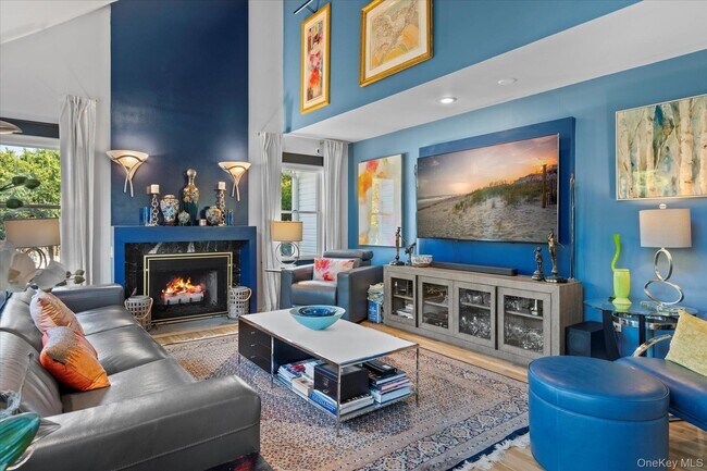 Building Photo - 525 S Harbor Rd