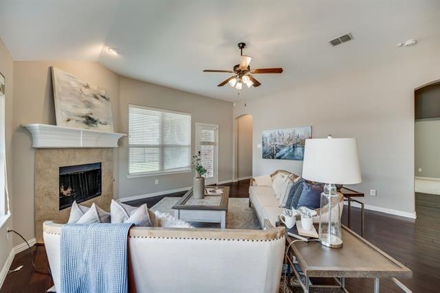 Building Photo - 2609 Lake Ridge Dr