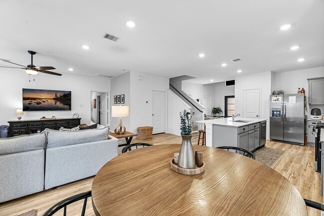 Building Photo - 4242 Sterling Vw Blvd