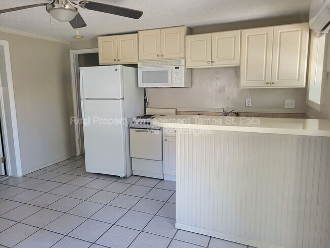 Building Photo - 643 Wisteria Ct