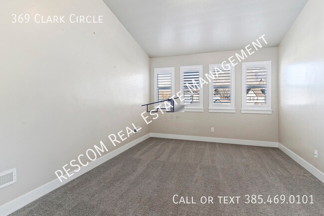 Building Photo - 369 Clark Cir