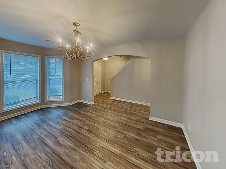 Building Photo - 919 Dovefield Ln