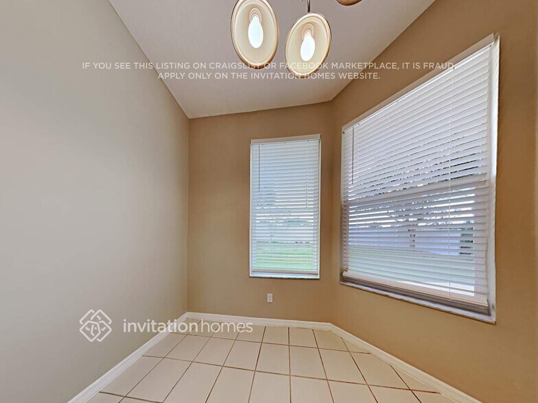 Building Photo - 341 Oak Springs Dr