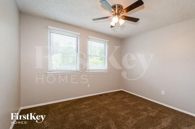 Building Photo - 15 Parkwood Dr