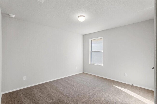 Building Photo - 2711 Totley Rd