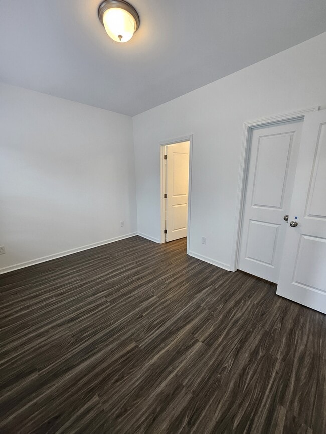 Building Photo - 129 Rosebush Ln