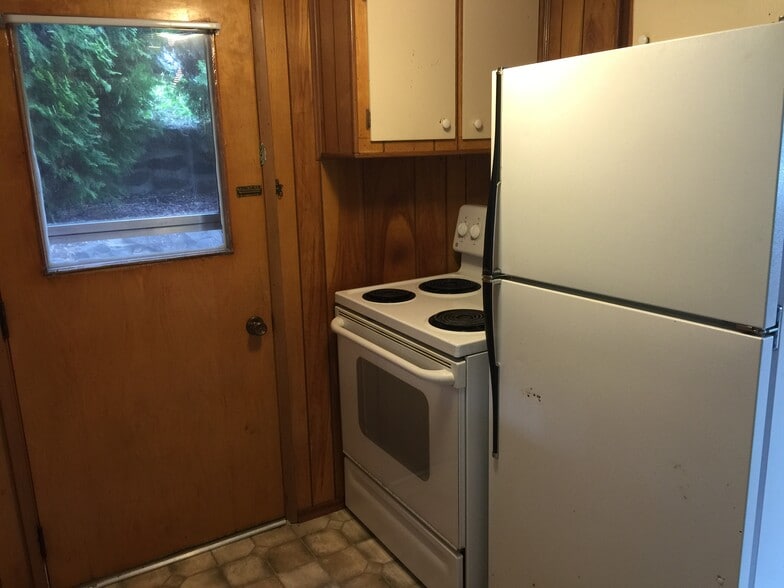 Building Photo - 245 SW Arbor St