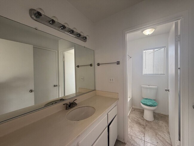 Building Photo - Lancaster 3 Bedroom + 3 Bathroom