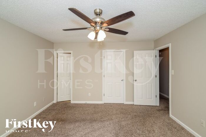 Building Photo - 125 Cedar Bend Dr
