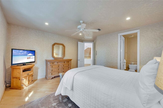 Building Photo - 74 Nurmi Dr