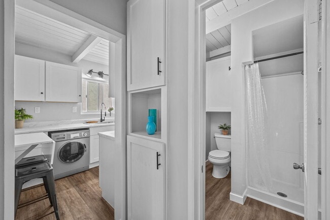 kitchen to bathroom - 3525 N Poinsettia Ave