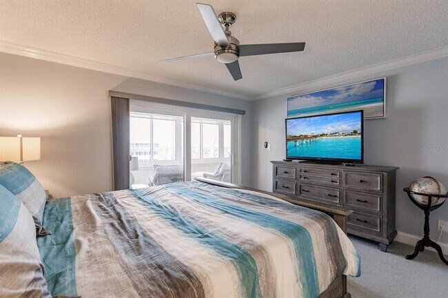 Building Photo - 1055 W Peppertree Dr