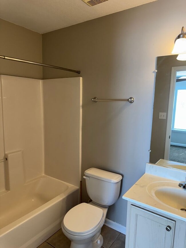 Building Photo - Great 3 bedroom 2.5 bath home!