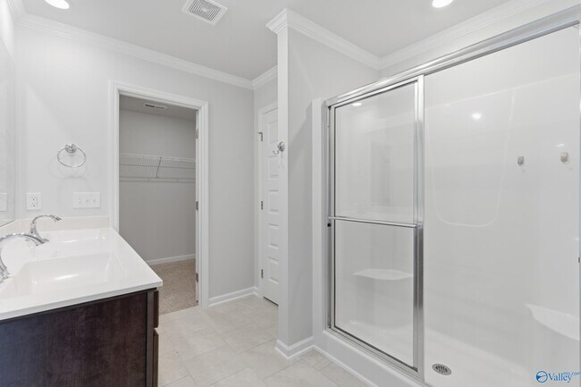 Building Photo - 212 Paladin St