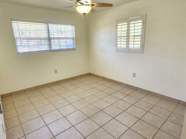 Building Photo - Annual Unfurnished 3 Bedroom 2 Bathroom Home in Nokomis!