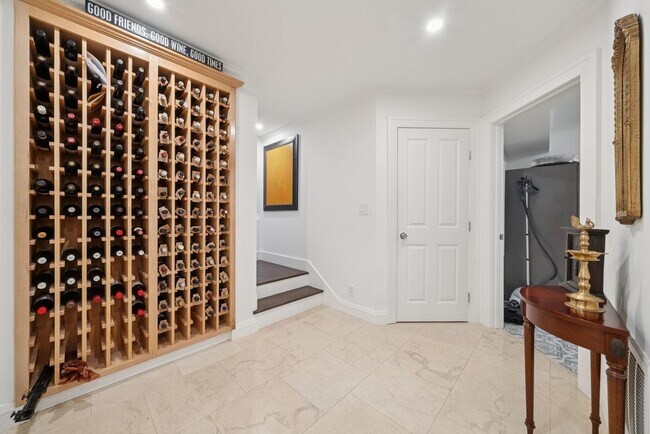 Building Photo - Beautifully Appointed 7-Bedroom Home with Lush Garden Setting in Palo Alto