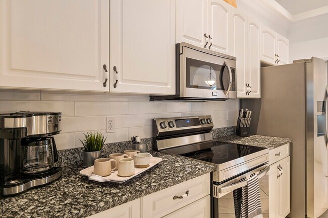 Building Photo - 67 Kashmir Trail