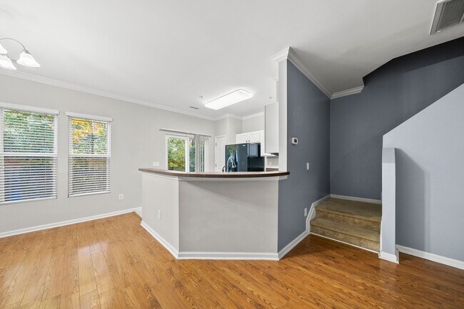 Building Photo - 8341 Hollister Hills Dr