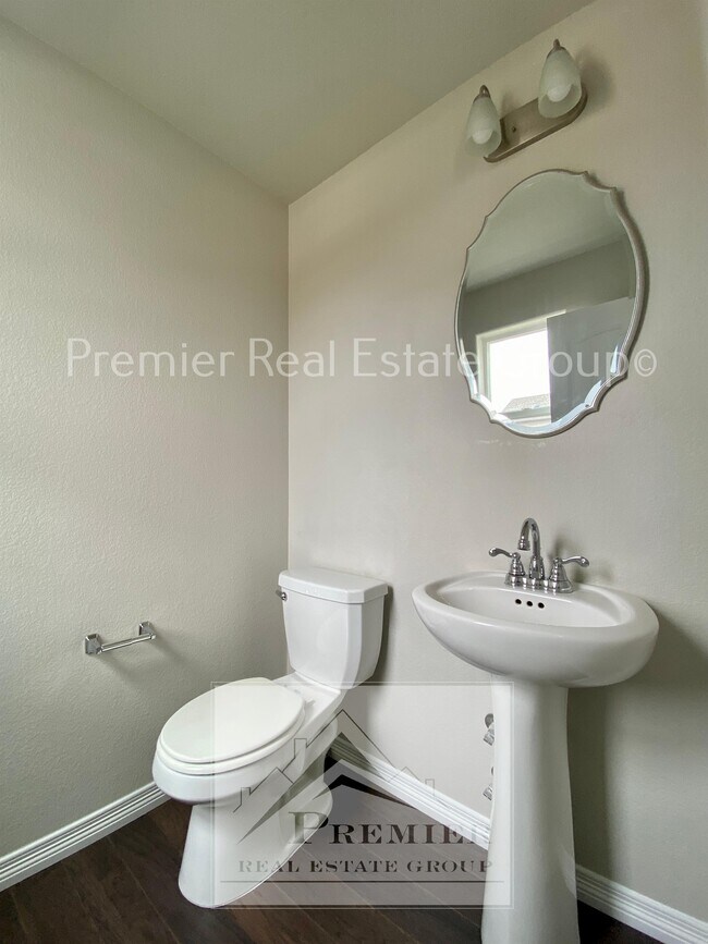Building Photo - 6423 Weiser Dr