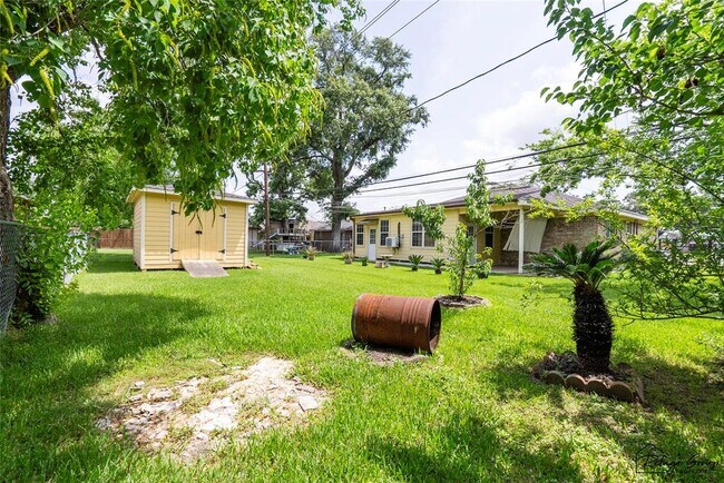 Building Photo - 719 Kilpatrick St