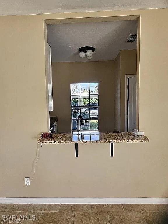 Building Photo - 6123 Lakefront Dr