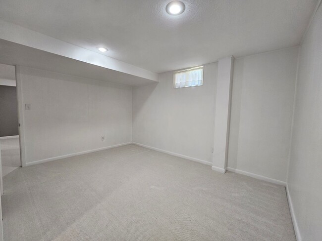 Building Photo - 8491 W 7th Ave