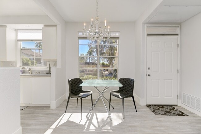 Building Photo - 3601 Bernwood Pl